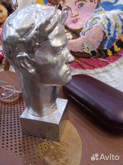 Бюст Маяковского