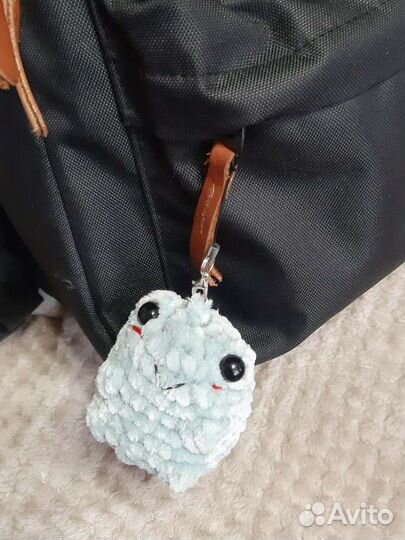 Вязаный брелок