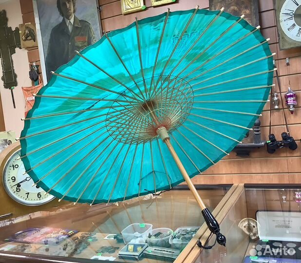 Зонт от солнца из бамбука. Шелк, роспись. Китай