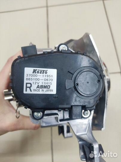 Фара запчасти правая Nissan Skyline V36 2007