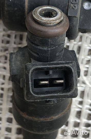 Пежо Ситроен форсунка бензиновая 2892
