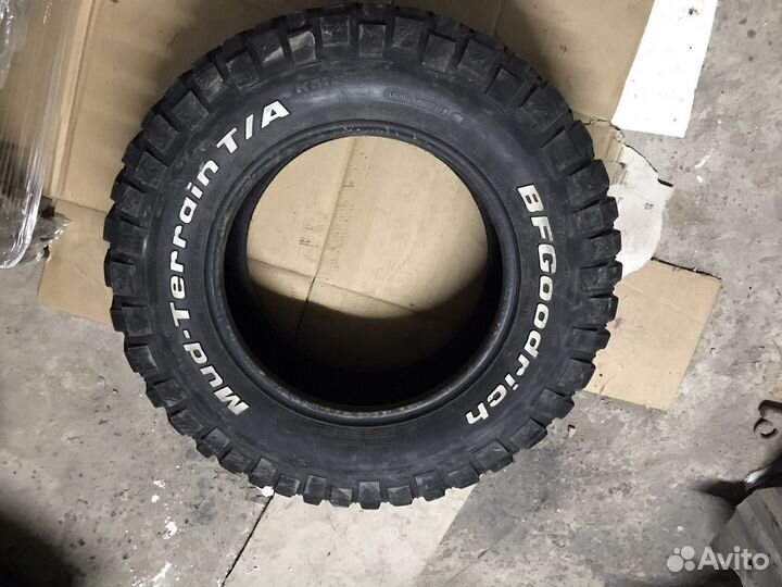 Bfgoodrich Mud-Terrain T/A KM2 265/70 R17 121Q