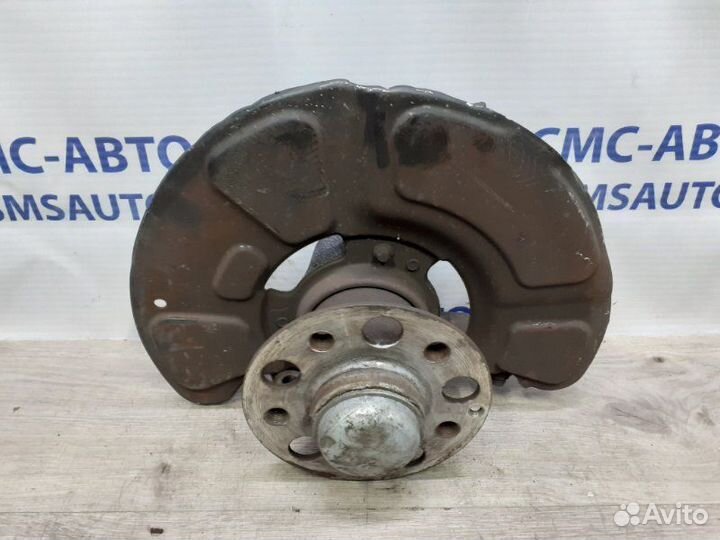 Кулак поворотный передний правый Mercedes-Benz