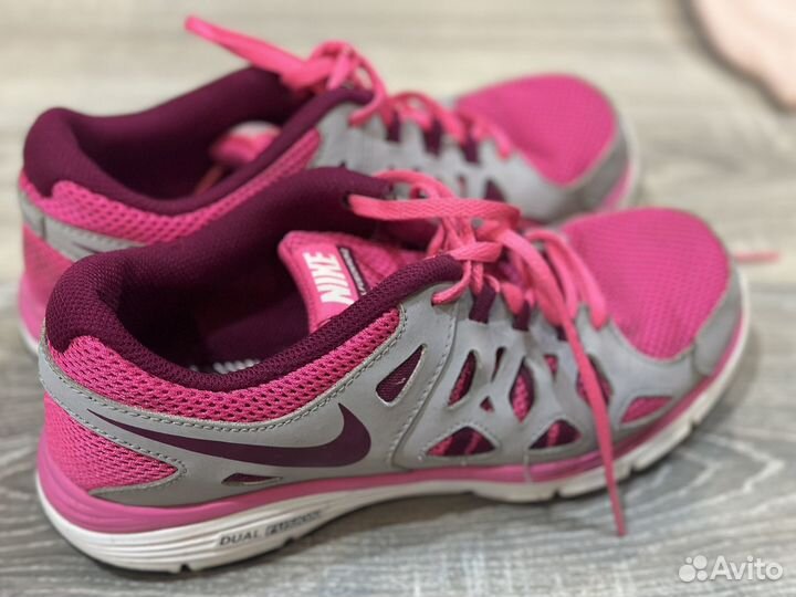 Кроссовки nike женские