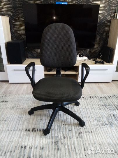 Компьютерное кресло бу в хорошем состояние