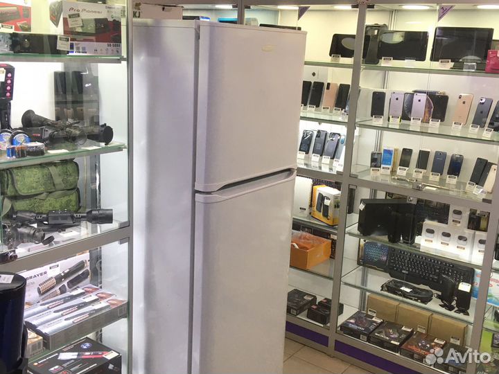 Холодильник Бирюса