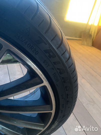 R20 Triangle TH201 Sportex 245/40, PCD 5x112 DIA 66.6