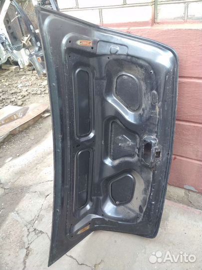 Крышка багажника Рено Логан