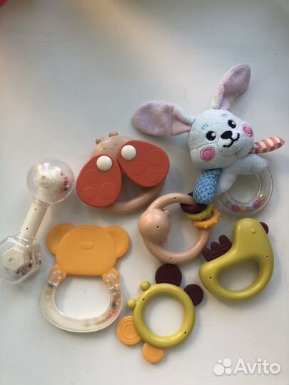 Набор минималистичных погремушек