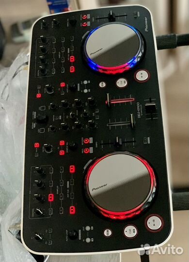 Pioneer DDJ Ergo DJ контроллер