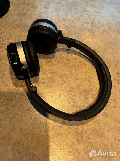 Беспроводные наушники Mercedes