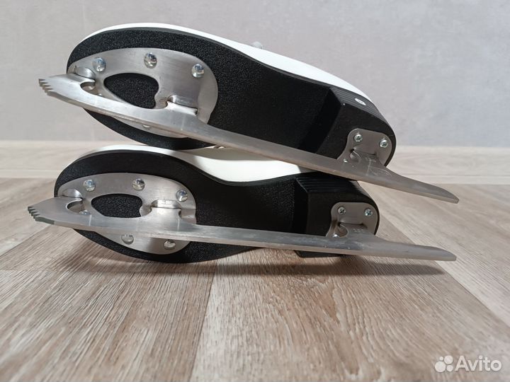 Коньки фигурные 37 размер