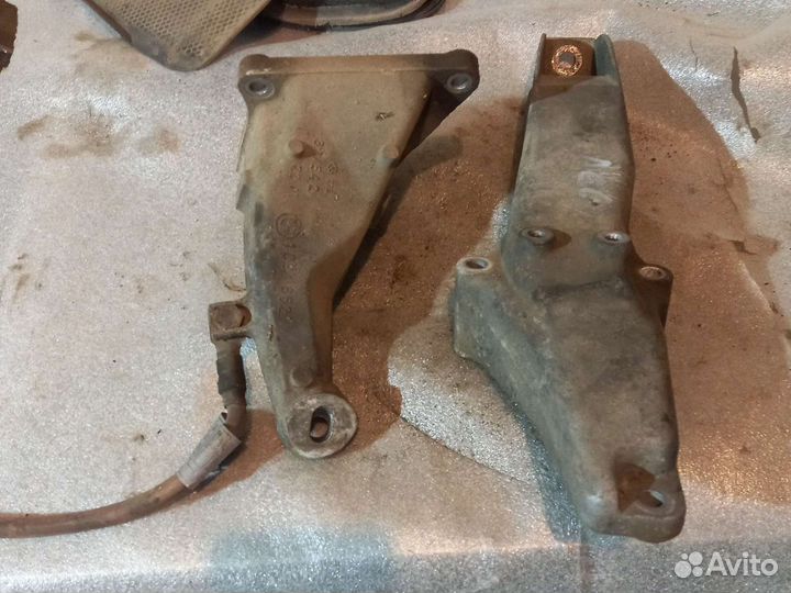 Кронштейны крепления двигателя BMW3 E46