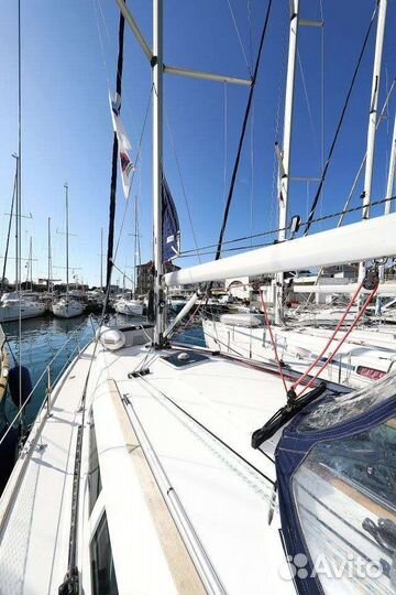 Парусно-моторная яхта Jeanneau Sun Odyssey 39i