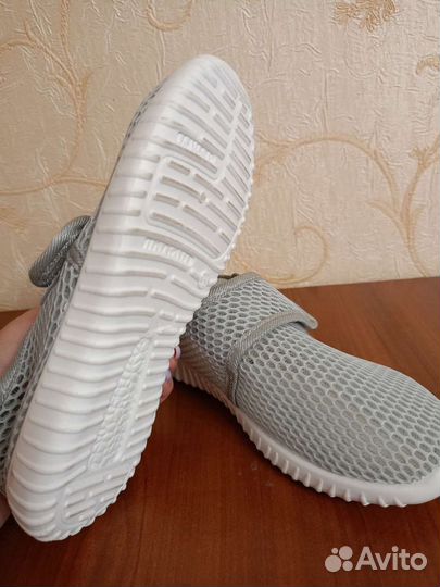 Кроссовки для девочки