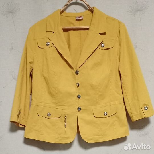 Пиджаки и жакеты женские