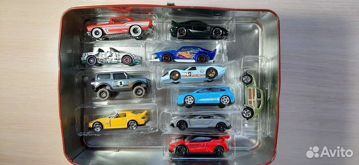 Машинки HotWheels