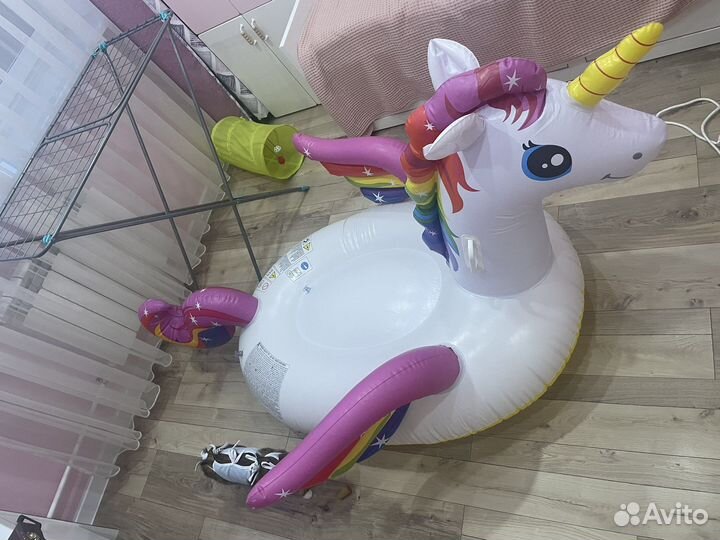 Надувной единорог