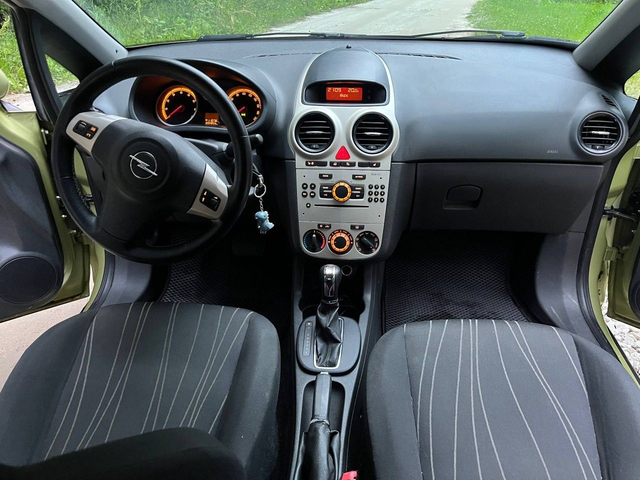 Opel Corsa: фото владельца