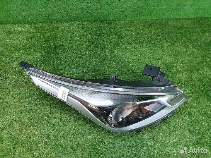 Фара правая Kia Rio