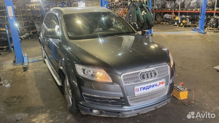 Фара левая Audi Q7 (4L) 4L0941029A