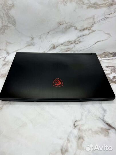 MSI ноутбук игровой 15.6