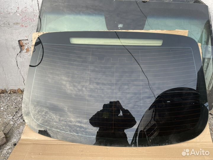 Стекло заднее Kia Quoris 3.8 Кия Кворис