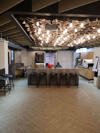 Офис, офисное помещение с мебелью