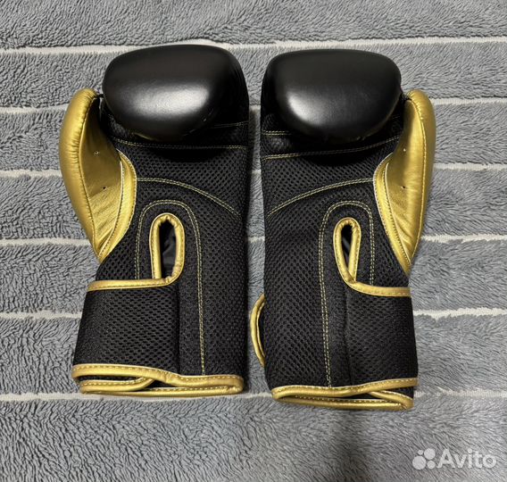 Боксерские перчатки