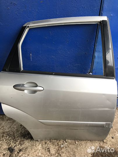 Задняя правая дверь Ford Focus 1