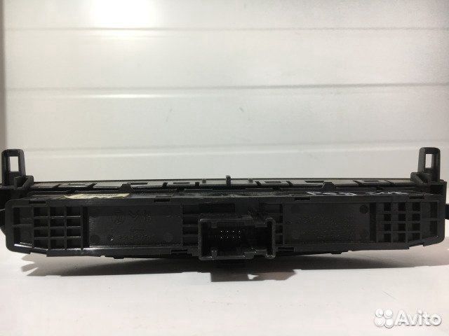 Блок аварийной сигнализации Пежо 308