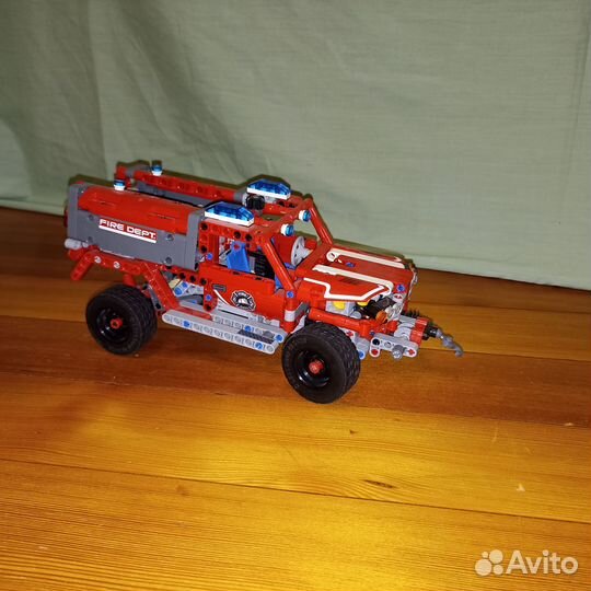 Конструктор lego Technic 42075 Служба быстрого реа