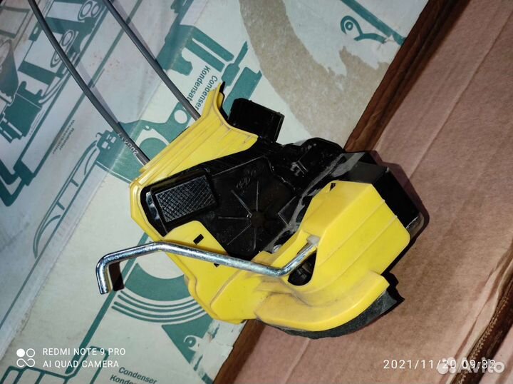 Замок задней правой двери хундай Солярис 2