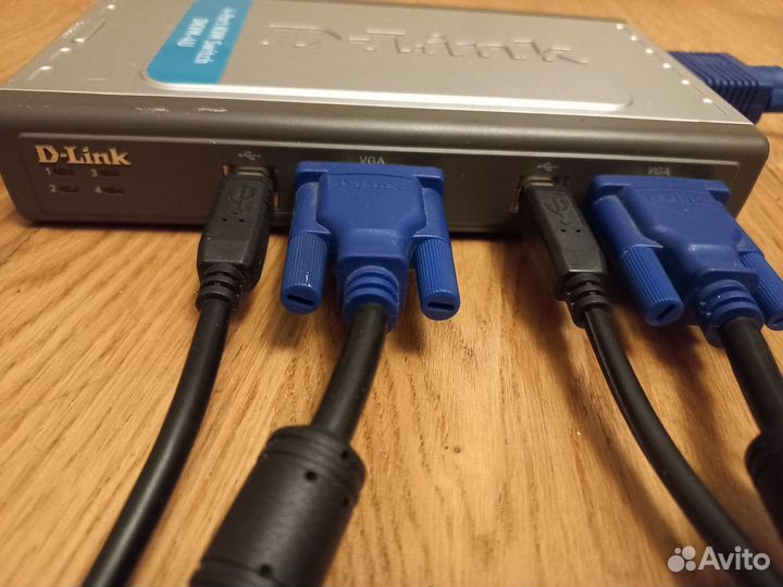 Переключатель D-link dkvm-4U