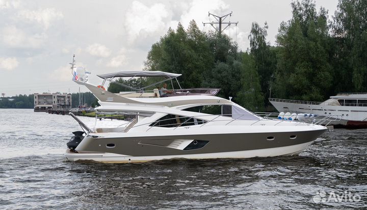 Моторная яхта Galeon 530 FLY