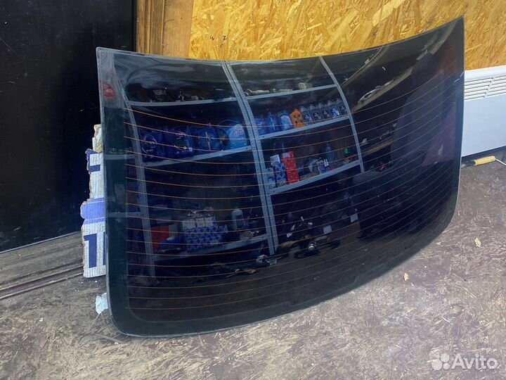 Стекло заднее Kia Rio 3