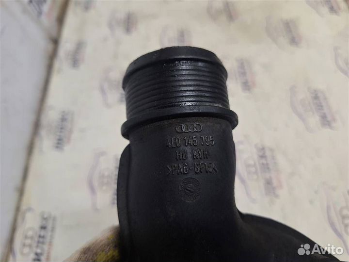 Патрубок интеркулера Audi Q7 2005