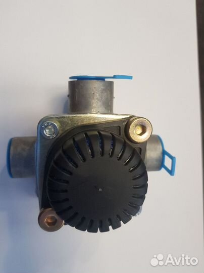 Клапан ускорительный DAF, MAN, MBz, Scania