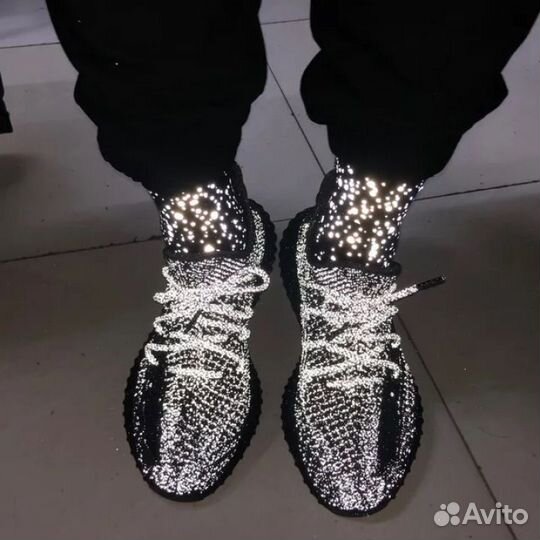 Yeezy 350 V2 cloud white reflective