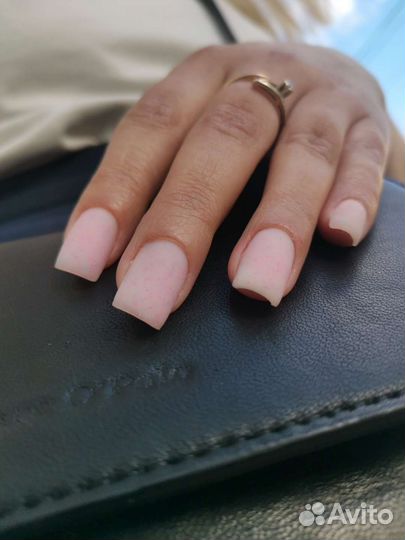 Маникюр и педикюр