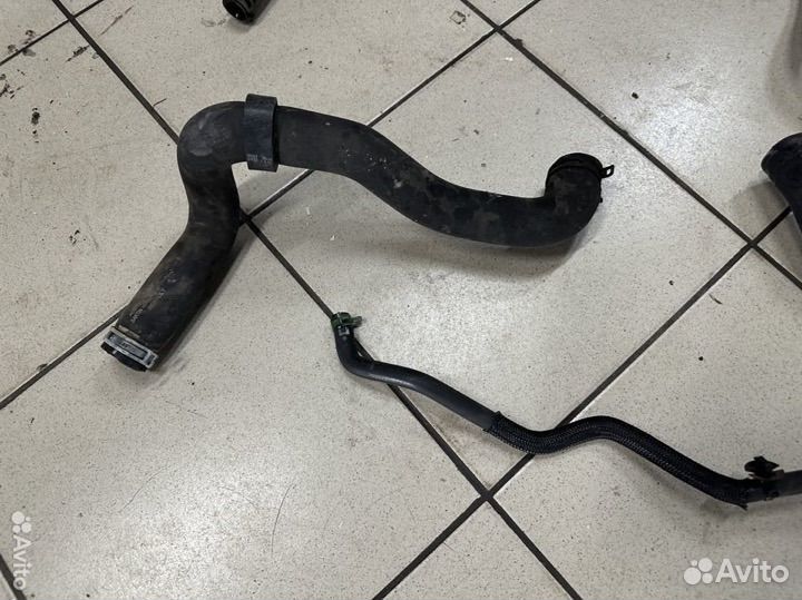 Патрубок охлаждения Рено Клио 4 Clio 4