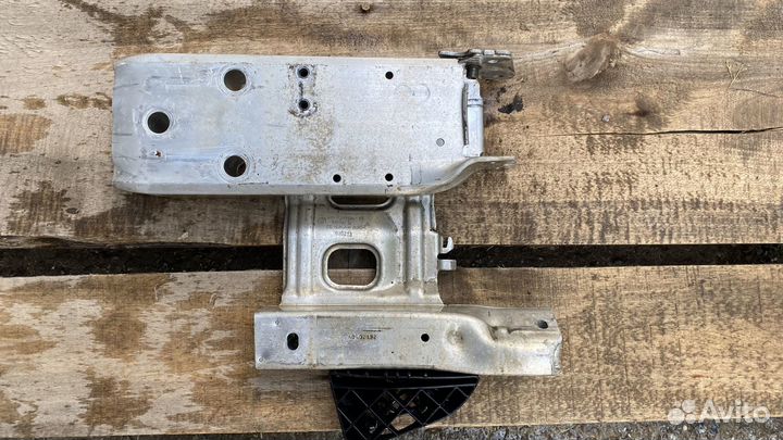 Крепление верхнего усилителя Bmw F30 F20 Бмв Ф20