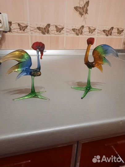 Фигурки из цветного стекла