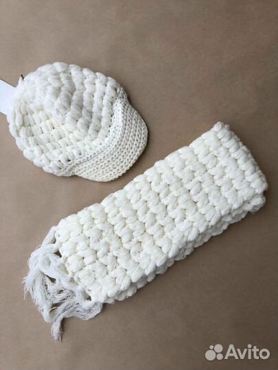 Новый комплект шарф и шапочка 