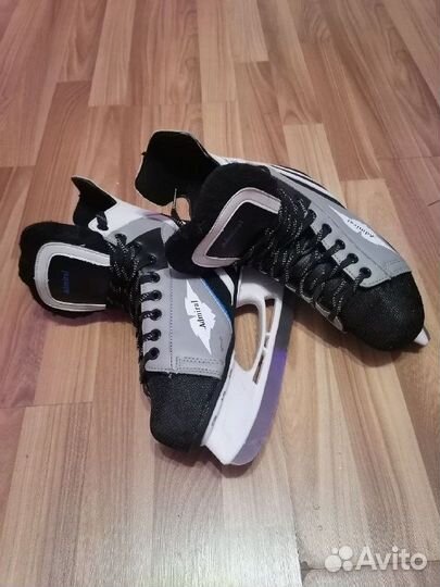 Коньки хоккейные 39 размер