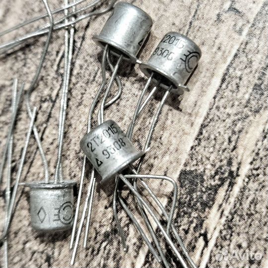 Транзистор П309 2Т201Б радиодетали