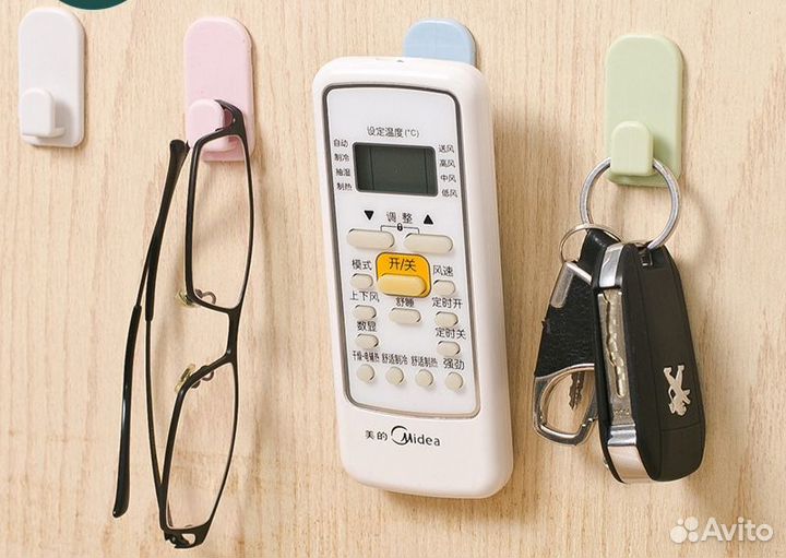 Крючки, держатели пультов и удлинителей.Новые