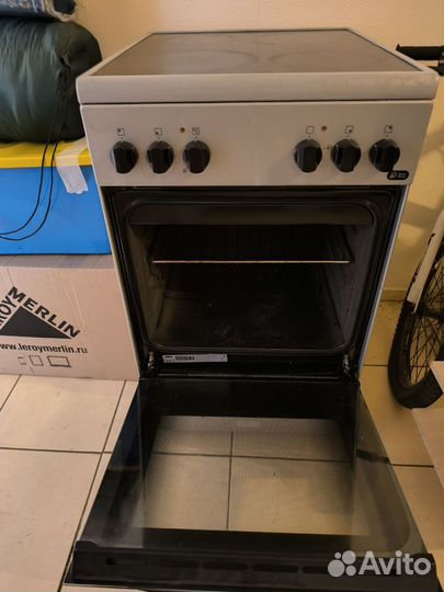 Плита Zanussi электрическая стеклокерамика бу