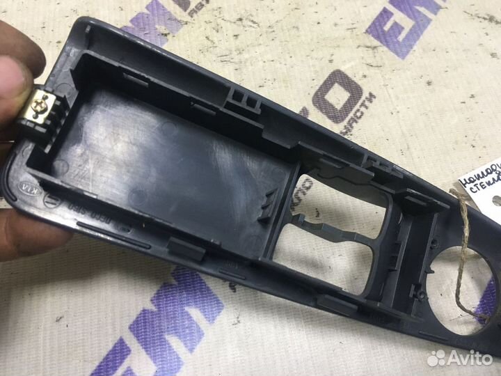 Накладка блока управления стеклоподъем. Киа Церато