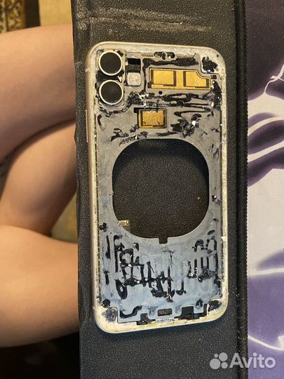 Корпус iPhone 11